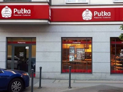 Witryna piekarni Putka przy Kraszewskiego 33 w Pruszkowie