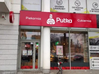 Wejście do piekarni Putka przy Ołówkowej 2 w Pruszkowie